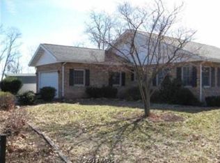 2832 Mountain Lake Rd, Hedgesville, WV 25427