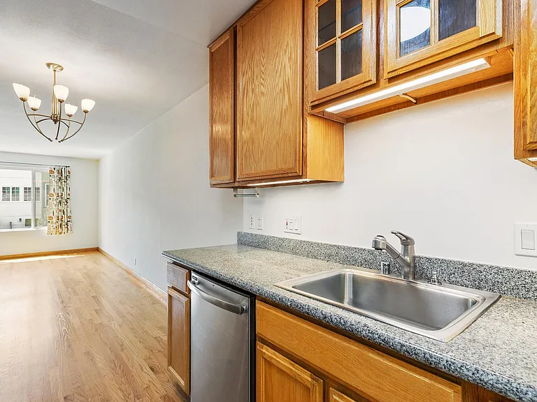 1958 Golden Gate Ave #1 — Photo 11
