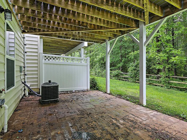 11675 Emerald Green Dr — Photo 27