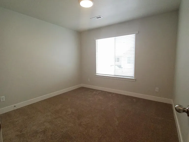 2021 N 3960 W — Photo 17