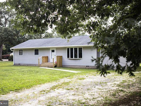 3rd image of 28992 Johnsons Dr