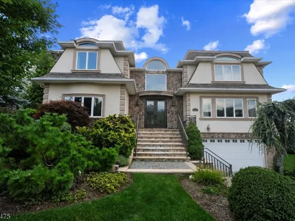 412 Valley View Ave, Paramus Boro, NJ 07652