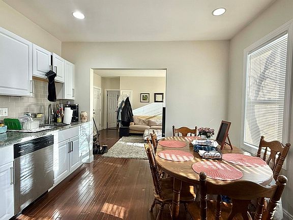 3rd image of 6 Rice St #1