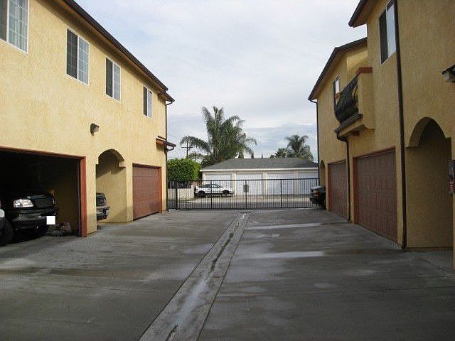 2nd image of 3761 E 52nd St