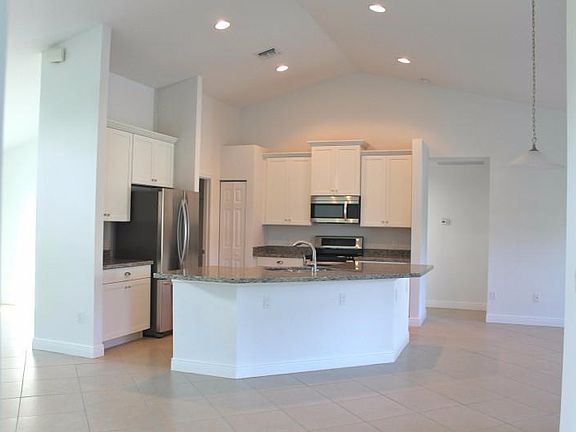 2nd image of 10825 SE HARKEN Terrace #885
