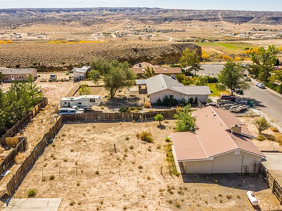 3rd image of 606 N Fern Dr