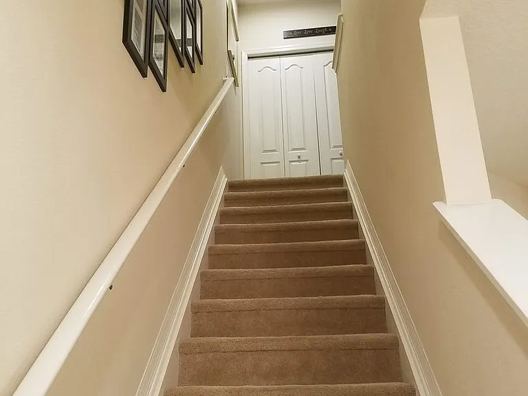 1394 Grantham Dr — Photo 5