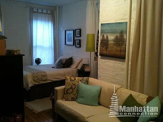 Rented by Manhattan Connection | media 7