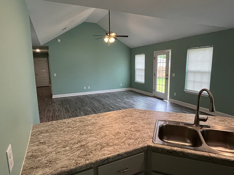 7031 White Pine Ave — Photo 21