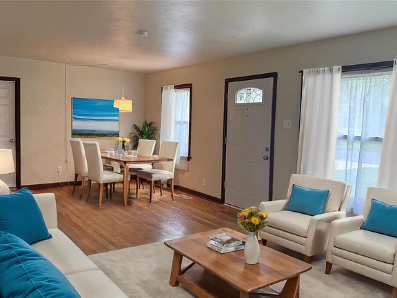 3rd image of 225 Saint Regis Ln