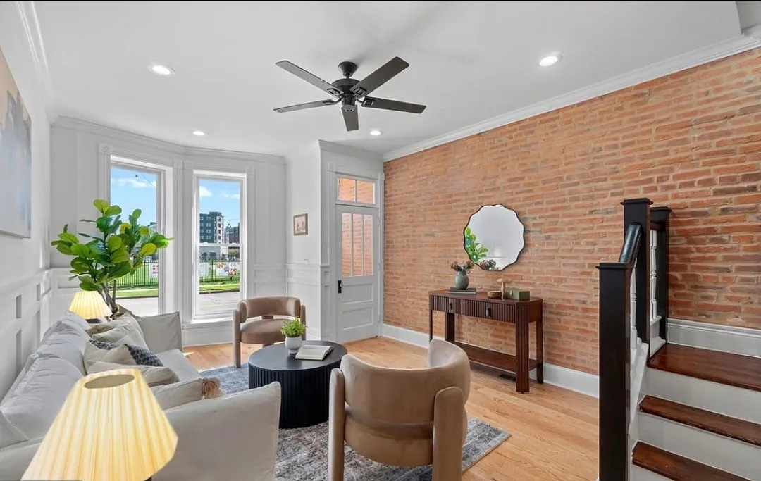 4 bed, 2110 sqft, $4,100 — Photo 4