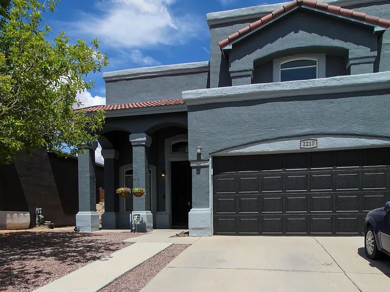 2210 Hannah Leigh St — Photo 2