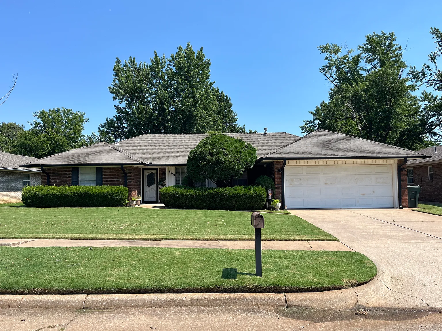 3 bed, 1720 sqft, $1,975 — Photo 1