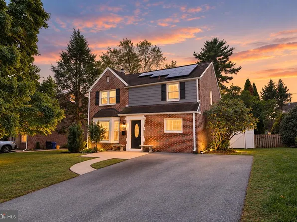 1638 Surrey Ln, Havertown, PA 19083