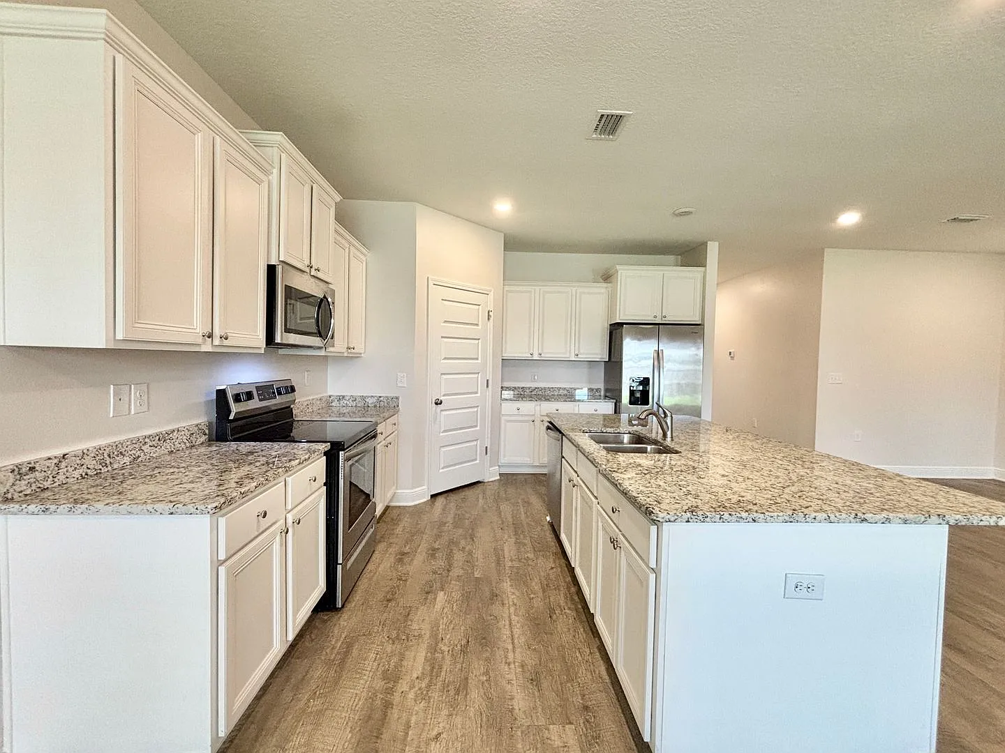 4-Bedroom Home - Hawks Landing — Photo 4