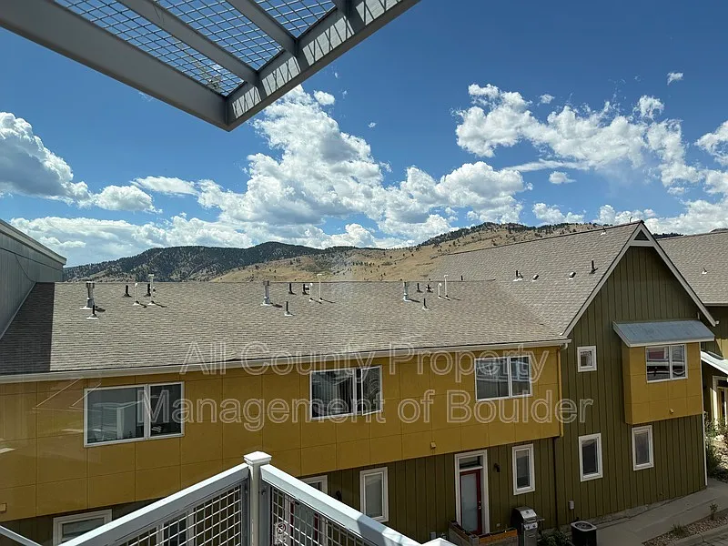 1 bed, 1.0 bath, 900 sqft, $2,250 — Photo 2