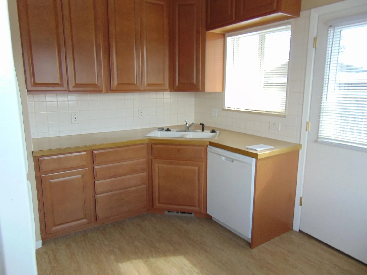 2 bed, 800 sqft, $1,625 — Photo 3