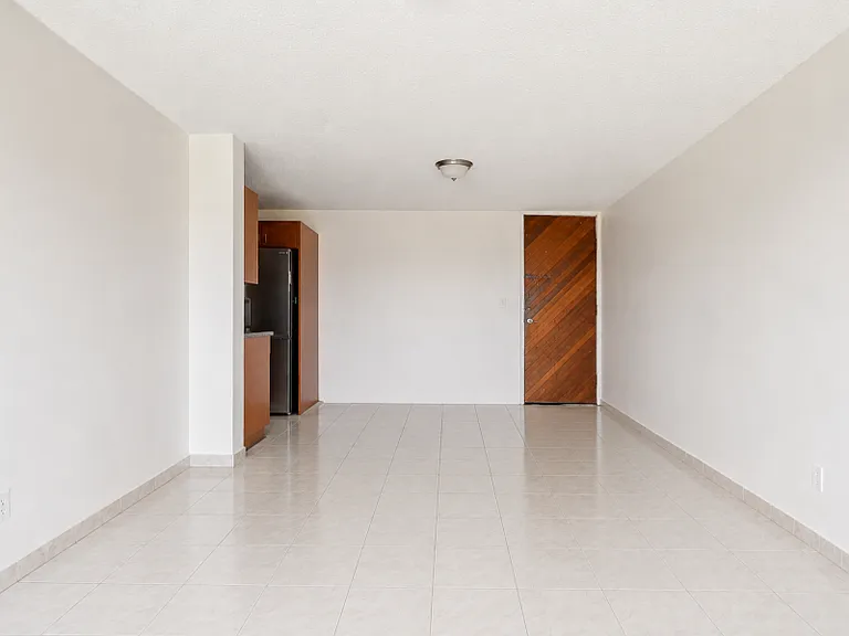 Condominio Golden Tower Apt 602 — Photo 3