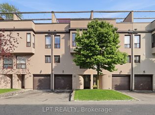 24 Reid Dr #21, Mississauga, ON L5M2A6