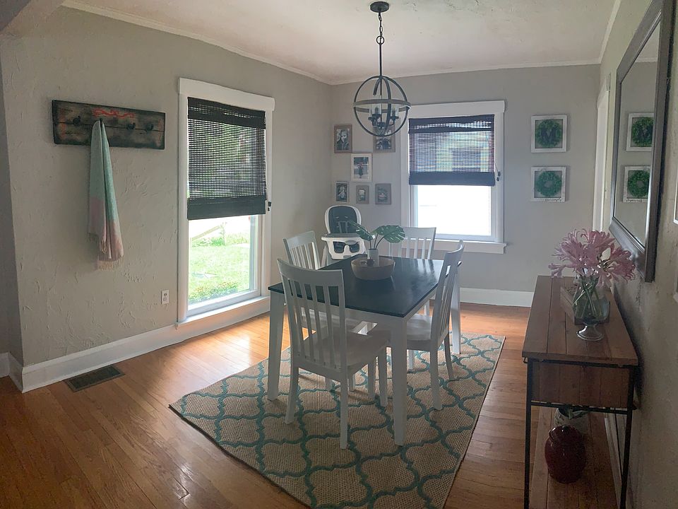 2nd image of 2521 A Ave NE