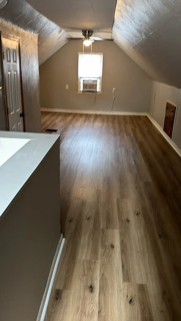 3 bed, 900 sqft, $925 — Photo 1