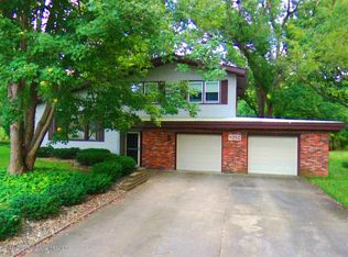4350 Congdon Dr, Williamston, MI 48895