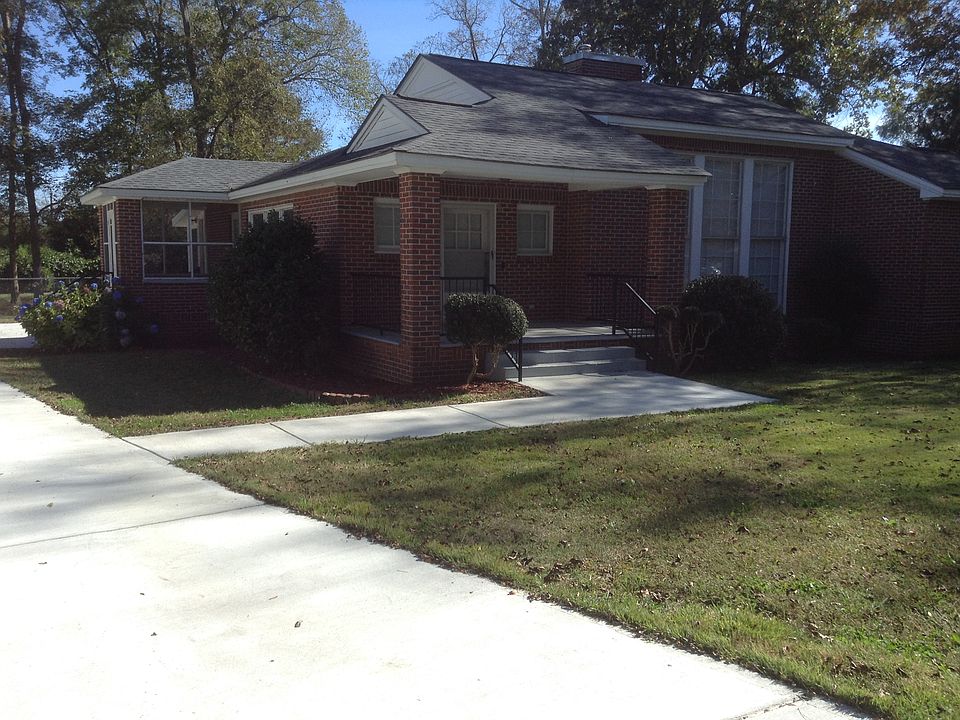 Built - 1947 Brick/1 Story