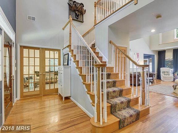 Welcoming 2 story entrance~French doors