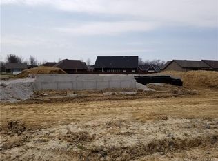 5626 Raintree Ridge Dr, Jeffersonville, IN 47130