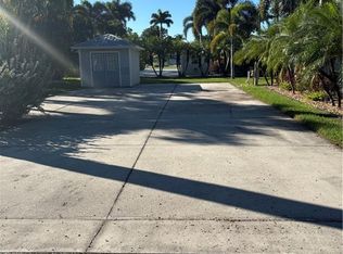 10130 SUNNYWOOD CT, FORT MYERS, FL 33905