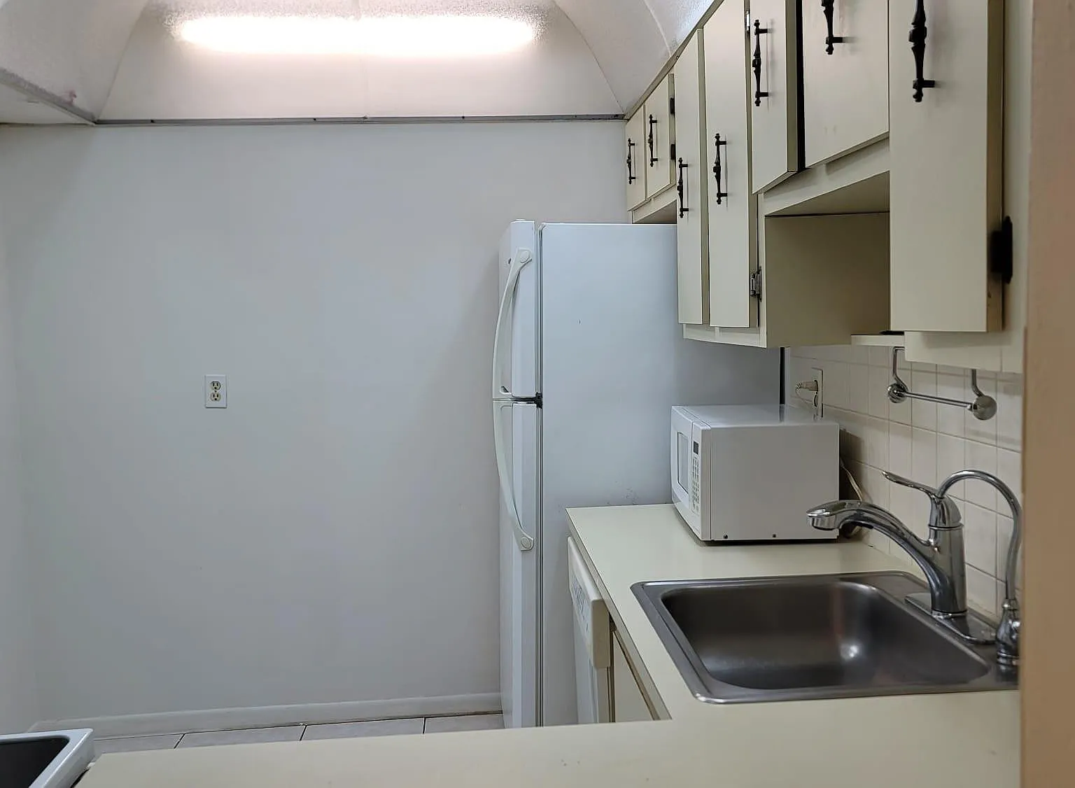 1 bed, 1.5 bath, 695 sqft, $1,475 — Photo 3