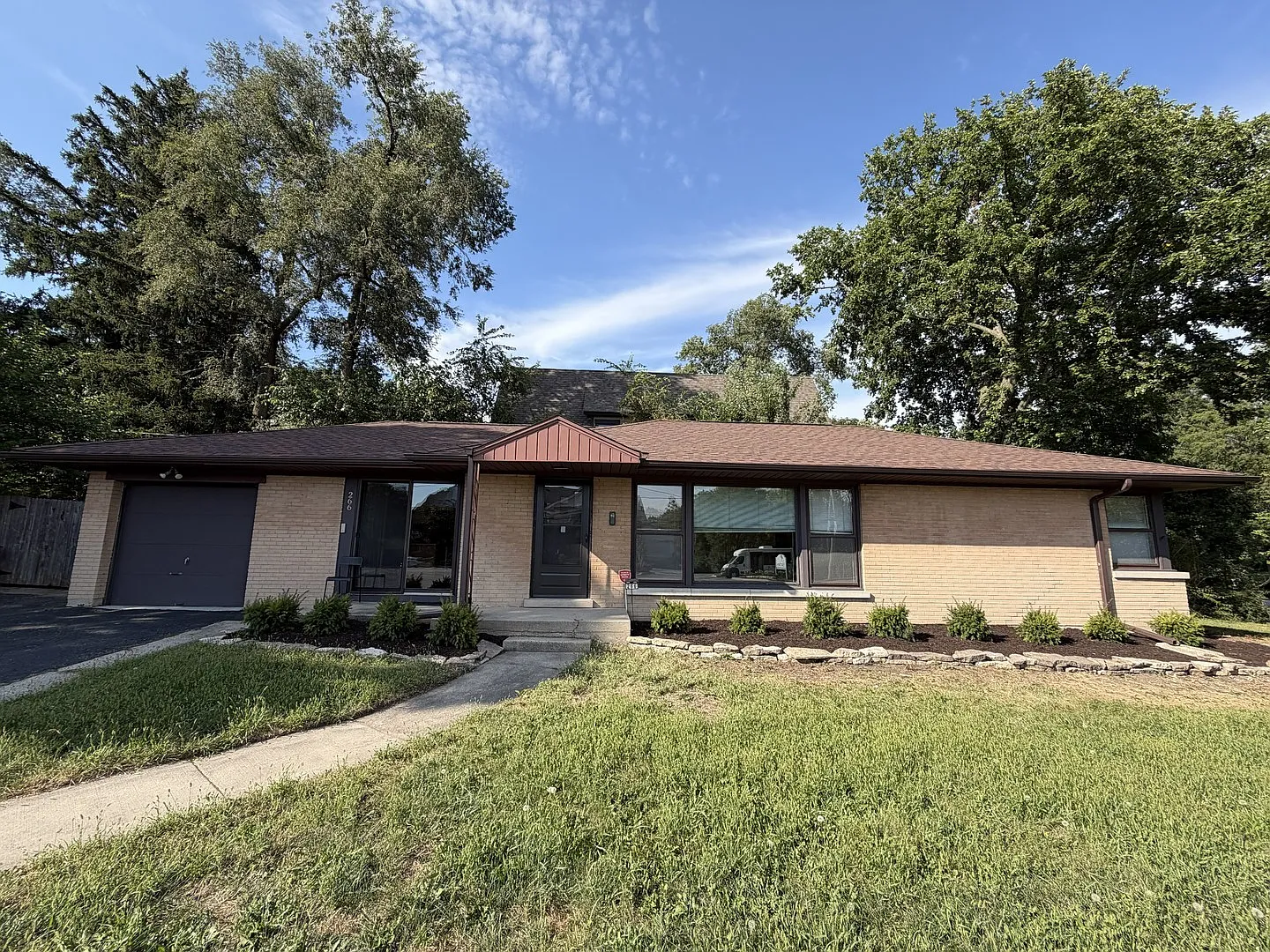 3 bed, 1160 sqft, $2,700 — Photo 1