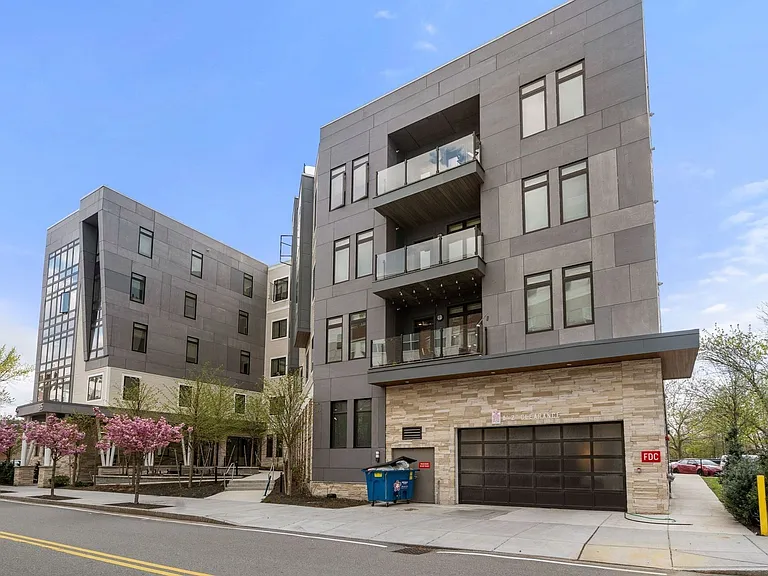 The Brook Luxury Apartments of Cambridge — Photo 19