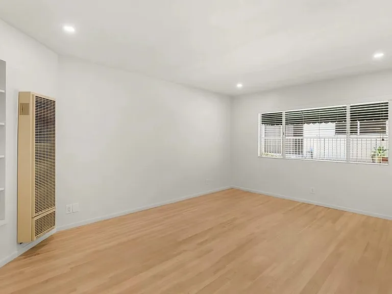 1406 S Saltair Ave #1 — Photo 5