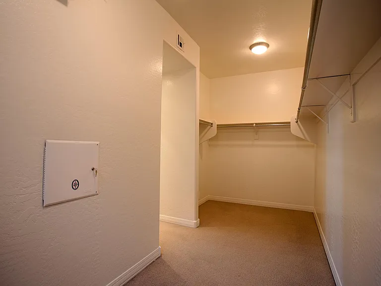 615 E Portland St — Photo 20