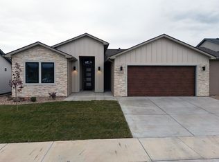 709 Sanctuary Dr, Montrose, CO 81403