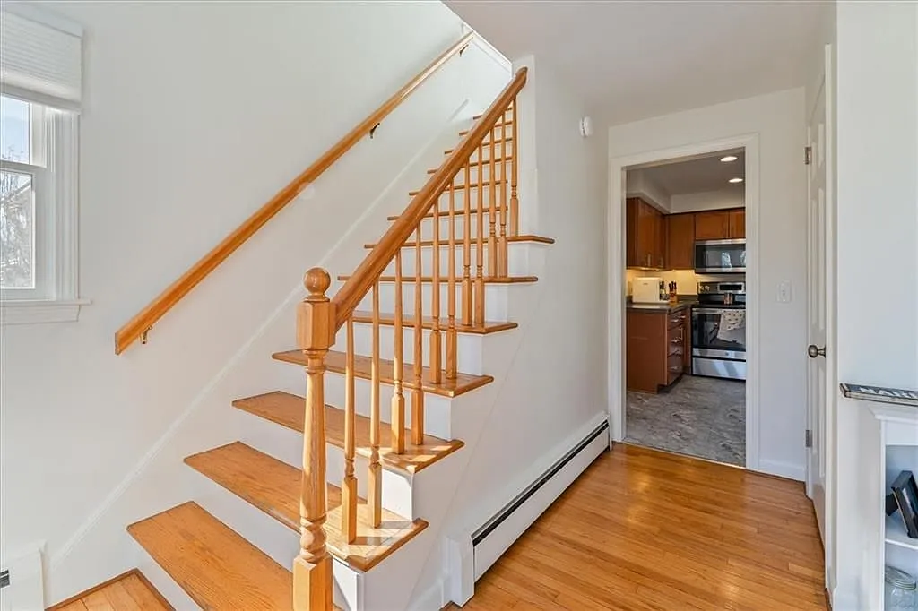 3 bed, 2.0 bath, 2653 sqft, $4,200 — Photo 3