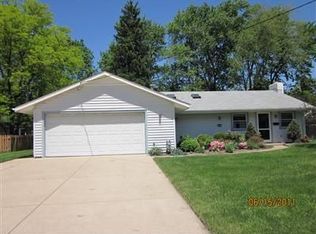 90 Meadow Dr, Berea, OH