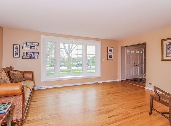 3rd image of 1606 S Fernandez Ave