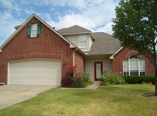 6304 E Commercial St, Broken Arrow, OK 74014