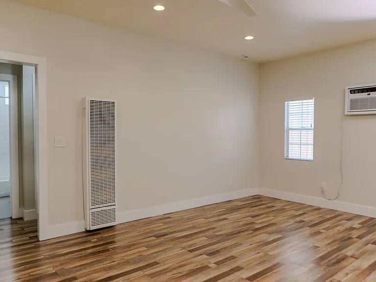 Garfield Avenue Apartments — Photo 51