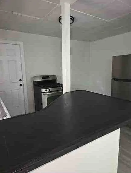 10 Courtright St — Photo 8