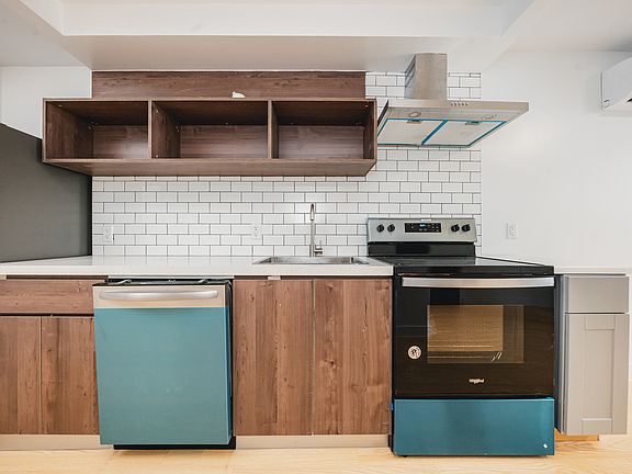 3rd image of 24 Wilson Ave #5B
