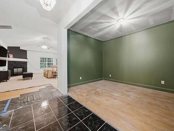 4th image of 359 Cannongate Rd