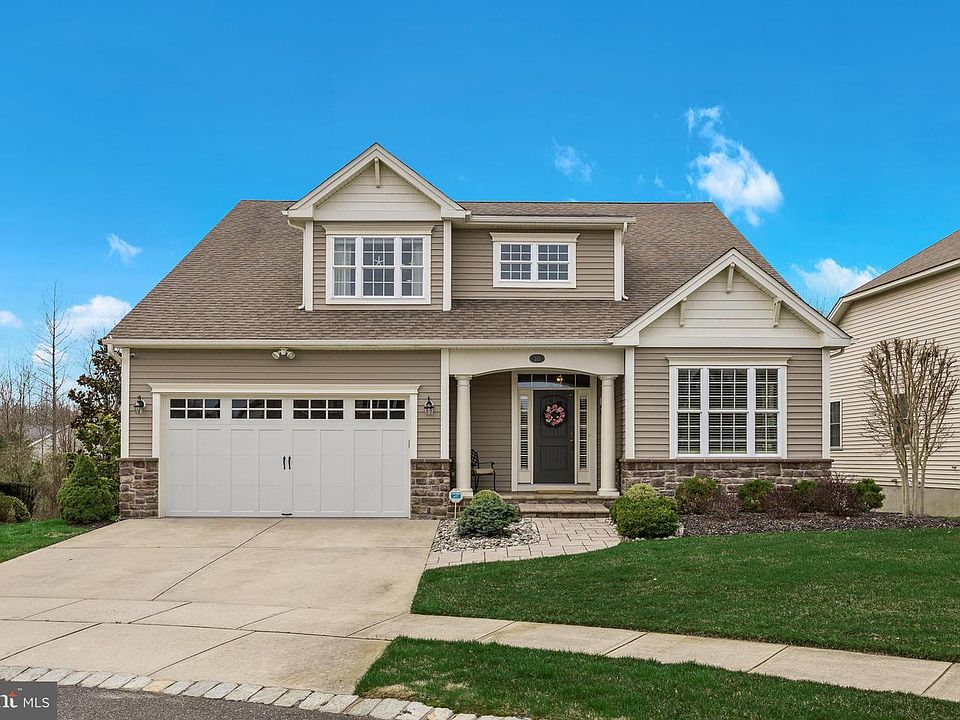 1st image of 10 Brinklow Ct