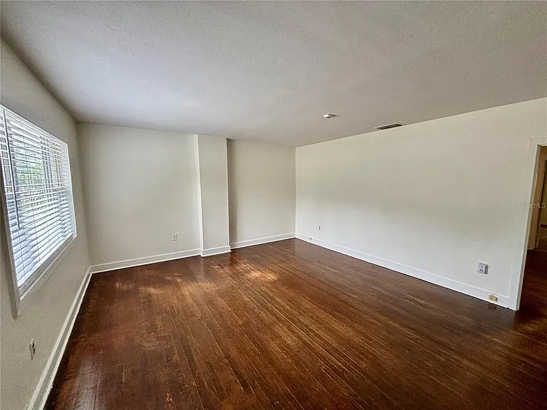1219 Lake Highland Dr — Photo 8
