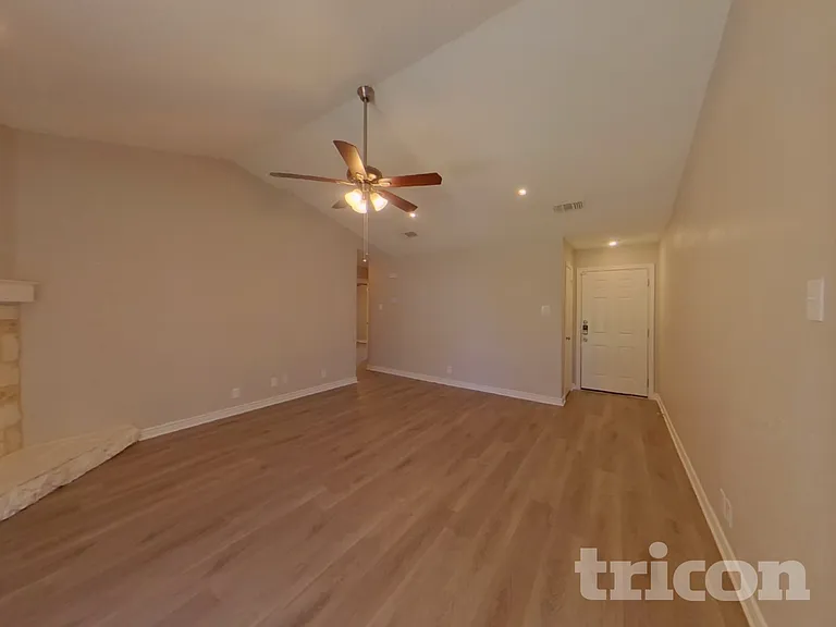 8620 Santa Clara Dr — Photo 2