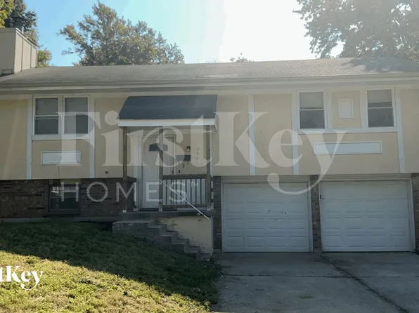 7901 Sunset Cir, Grandview, MO 64030