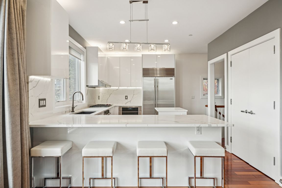 next background image