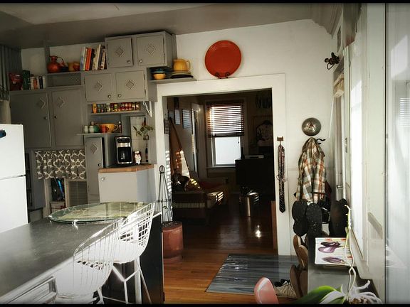5th image of 401 N 5th St